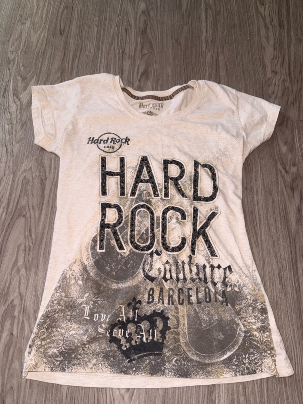 Hard Rock Cafe Kids Cream Graphic Tee with Black Print - Picture 2 of 4